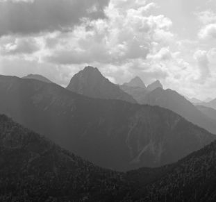Aggenstein und Tannheimer Berge im Sommerdunst