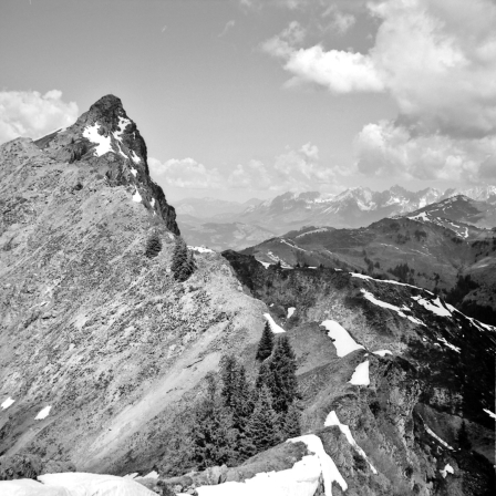 Gebra Ranggen (Kitzbüheler Alpen) und Kaisergebirge in der Ferne - 03.06.2021