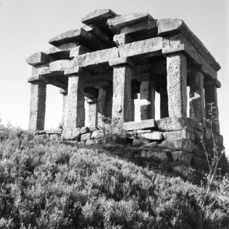Rekonstruierter Tempel auf dem Donon  (Nordvogesen) - 09.09.2023